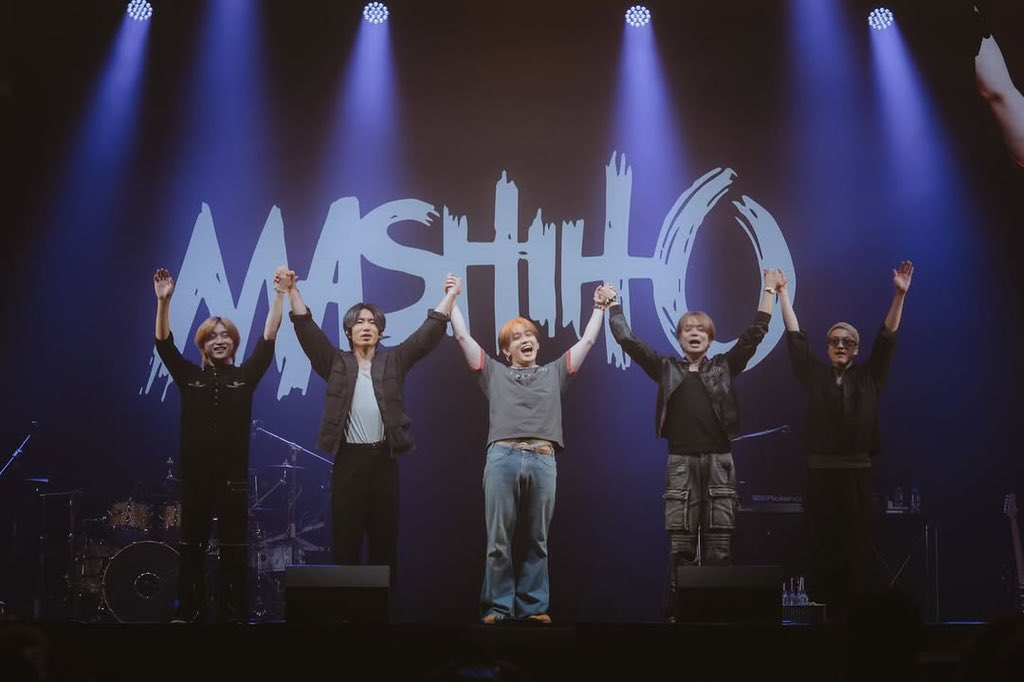 mashiho_th's tweet image. #มาชิโฮะ IG Update 17.09.2025 

“ULTRA VIOLET TOUR 2025” in Bangkok🇹🇭 การแสดงในประเทศไทย ในทัวร์คอนเสิร์ตเดี่ยวครั้งแรกของผมก็ทำให้เป็นการปิดทัวร์ที่สุดยอดมากเลยครับ

🔗 instagram.com/p/DOs7EzREXBD/…

#MASHIHO #マシホ  #ULTRAVIOLETTOUR2025INBKK #WelcomeMashihoToBKK  @MASHIHO_IB