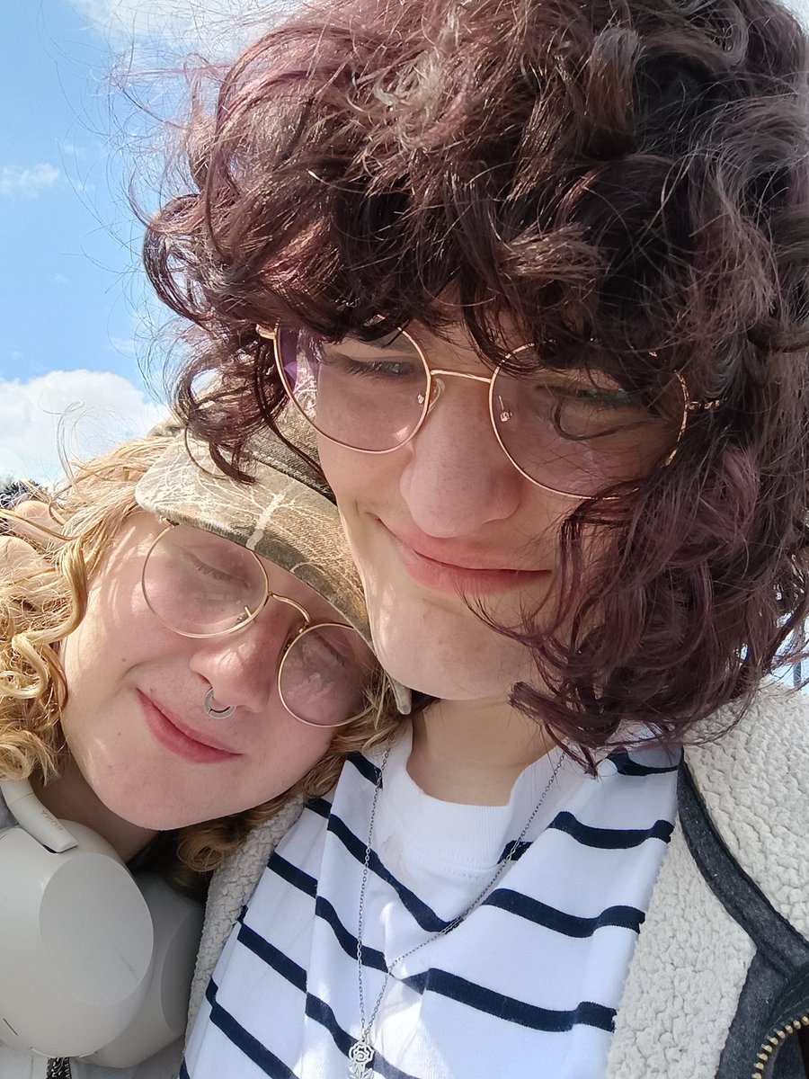 ash!! 🔆 tweet media