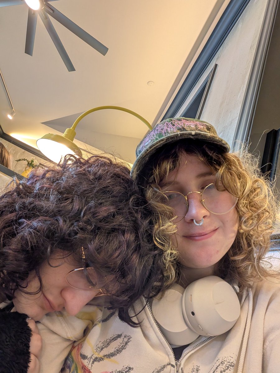 ash!! 🔆 tweet media