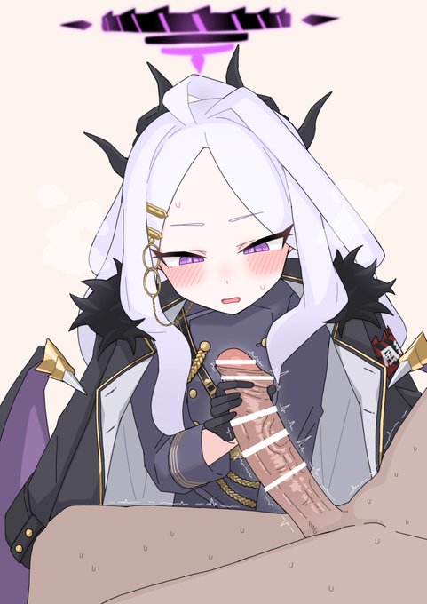 ヒナ…にぎにぎしてくれ… 