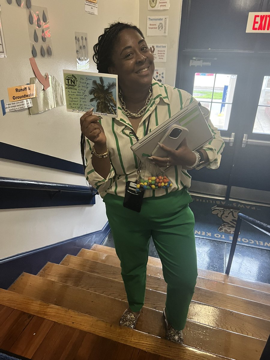 Ms Brown <a href="/KenlyCougars/">Kenly Elementary</a> didn’t miss a beat today when TN2 Principals came to see her teach ! Amazing ! 🏆Thank you for sharing all that you do to push Kenly Cougars to 76% Science Proficiency!! We are so proud to have you in TN2! 🌴🩵 #Leadingtheway #TN2Strong <a href="/HillsboroughSch/">Hillsborough Schools</a>