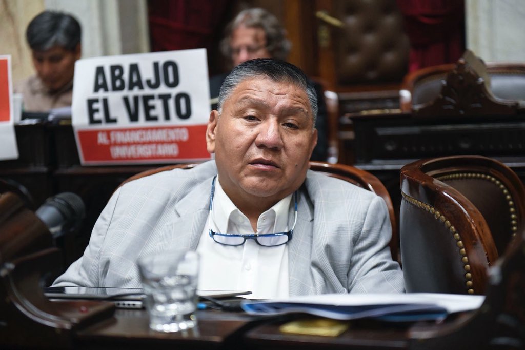 🗣️ Rechazamos el veto contra las Universidades Públicas y el Garraham. 

🏛️ Siempre vamos a defender la salud y la educación pública porque son pilares fundamentales de nuestra sociedad.

📚 Por una universidad llena de hijos de trabajadores, ayer, hoy y siempre.