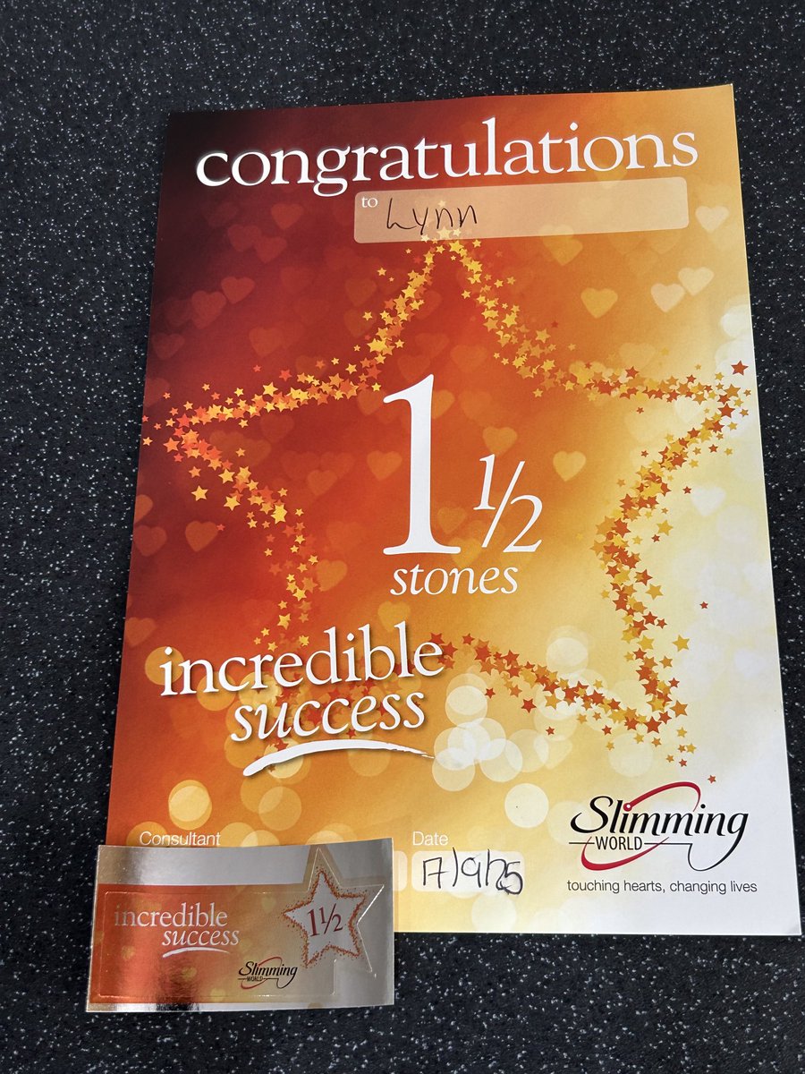 aston1970ap's tweet image. Went to get weighed this week. Lost half a pound. I received my one and a half stone certificate and sticker 😀
I was buzzing and skipped out with a big smile on my face 😀
⁦@SlimmingWorld⁩ #slimmingworld 😊
I love doing SW 👍😃