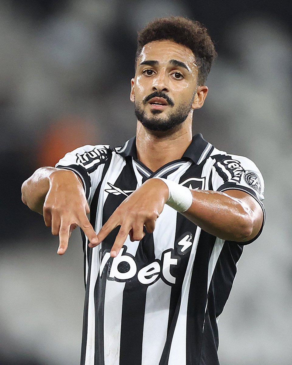 Chris Ramos en el #Brasileirão2025 

▪️3 partidos (2 titular)

▪️3 goles

▪️68' para anotar un tanto.

Espectacular inicio del delantero gaditano en Brasil.