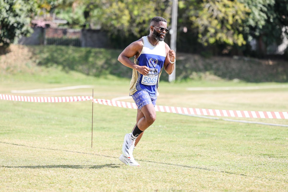 maxntaba's tweet image. #TonyViljoenMastersMarathon

#2024_4h05vs2025_3h42

Yhuuuu that 2024 traumatised me, early as 16kms I was thinking of a DNF.