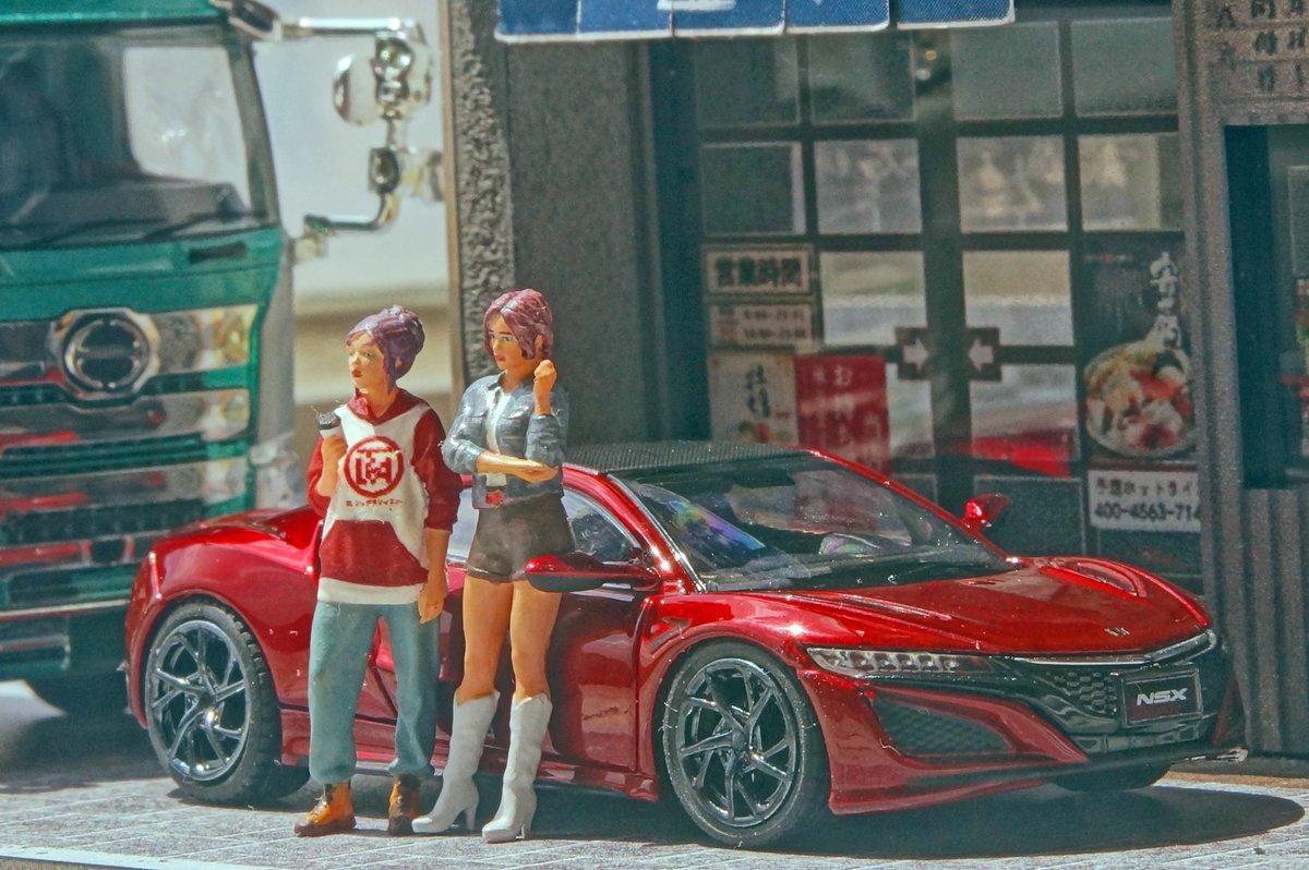 TL647's tweet image. #LCD
#Honda
#NSX
#red