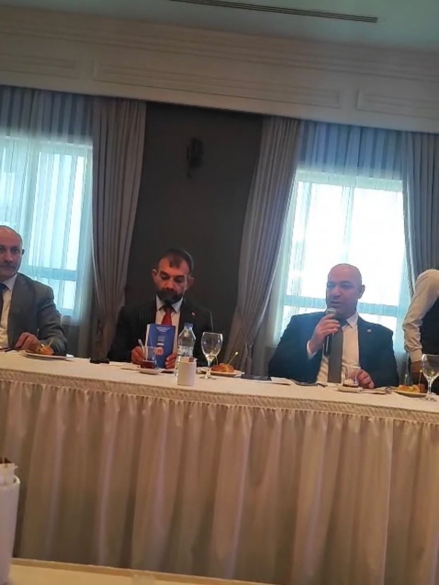 TŞOF Doğu Anadolu Toplantısını Van’da Gerçekleştirdik. Toplantıda esnaflarımızın sorunlarını TŞOF Genel Başkanımız Sayın; ⁦<a href="/MehmetYiginer/">Mehmet Yiğiner</a>⁩’ e ilettik. Alınan kararlar şoför esnaflarımız için hayırlı olur inşallah.