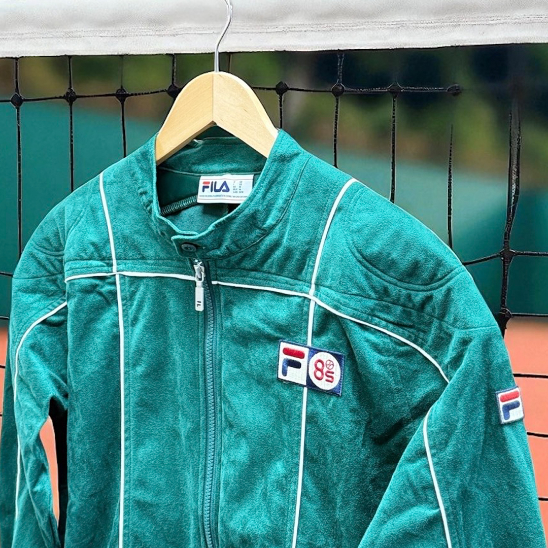 casualclassics's tweet photo. The Fila Vintage Terrinda MK3 Pro Badged Track Top is available in sizes S - 4XL 🔥get while stocks last now 👉🏻 https://t.co/Mknz97vZzx
.
.
#80scasualclassics #fila #terrindamk3 #tracktop https://t.co/AXN2SuRNia
