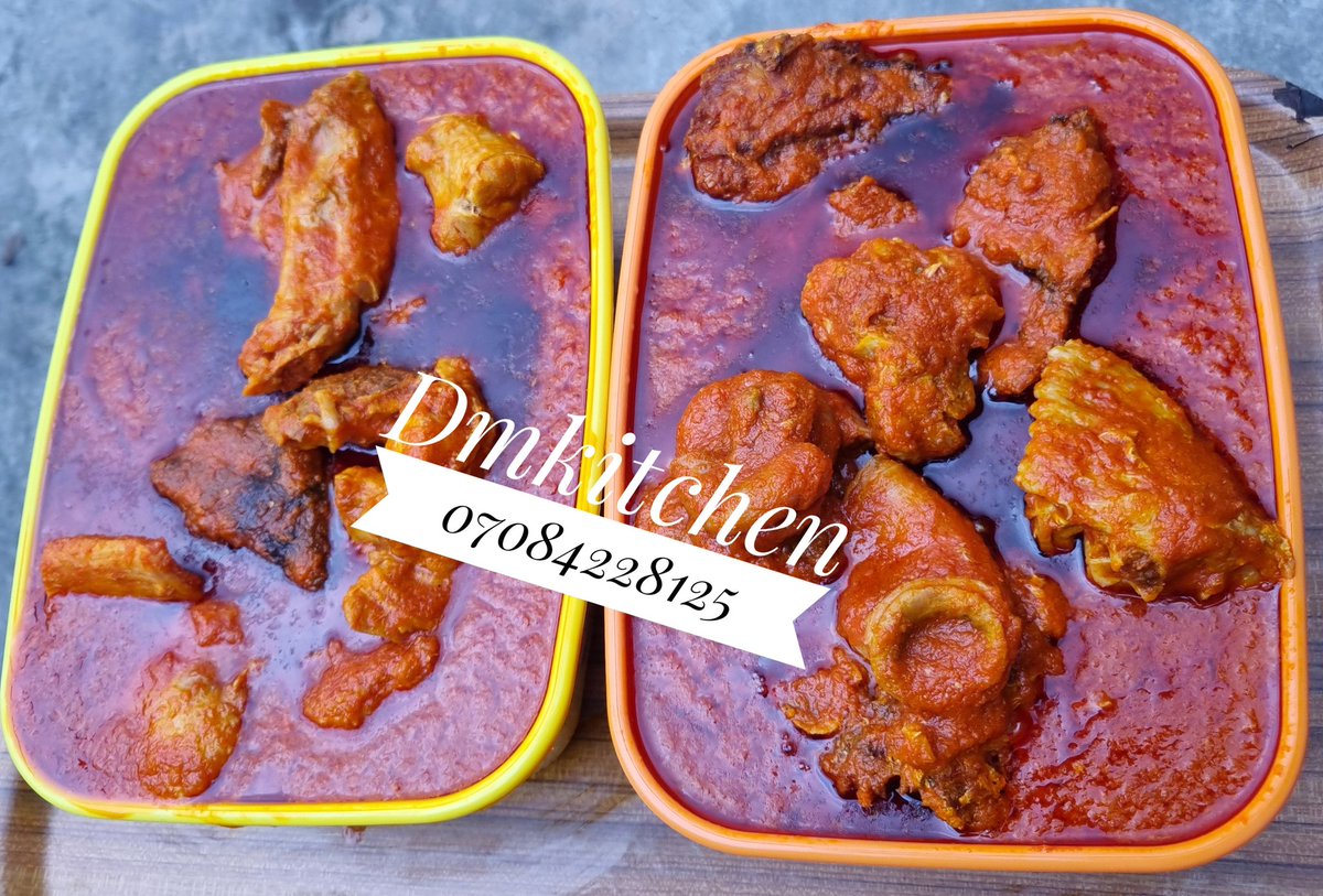 dharmielorlher's tweet photo. 2 bowls of 3.5L Palm oil stew with turkey, goatmeat, assorted and fried Croaker fish delivered by @Dmkit_chen.

We are actively taking bulk orders.

Send us a DM, call /WhatsApp 07084228125 https://t.co/dEJuZkYx5l