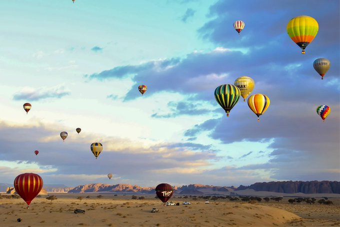 هل تحلمين برحلة مليئة بالتجارب السياحية الاستثنائية؟ إليكِ 6 أفكار حالمة لشهر عسل لا ينسى في المملكة من العلا إلى جدة 