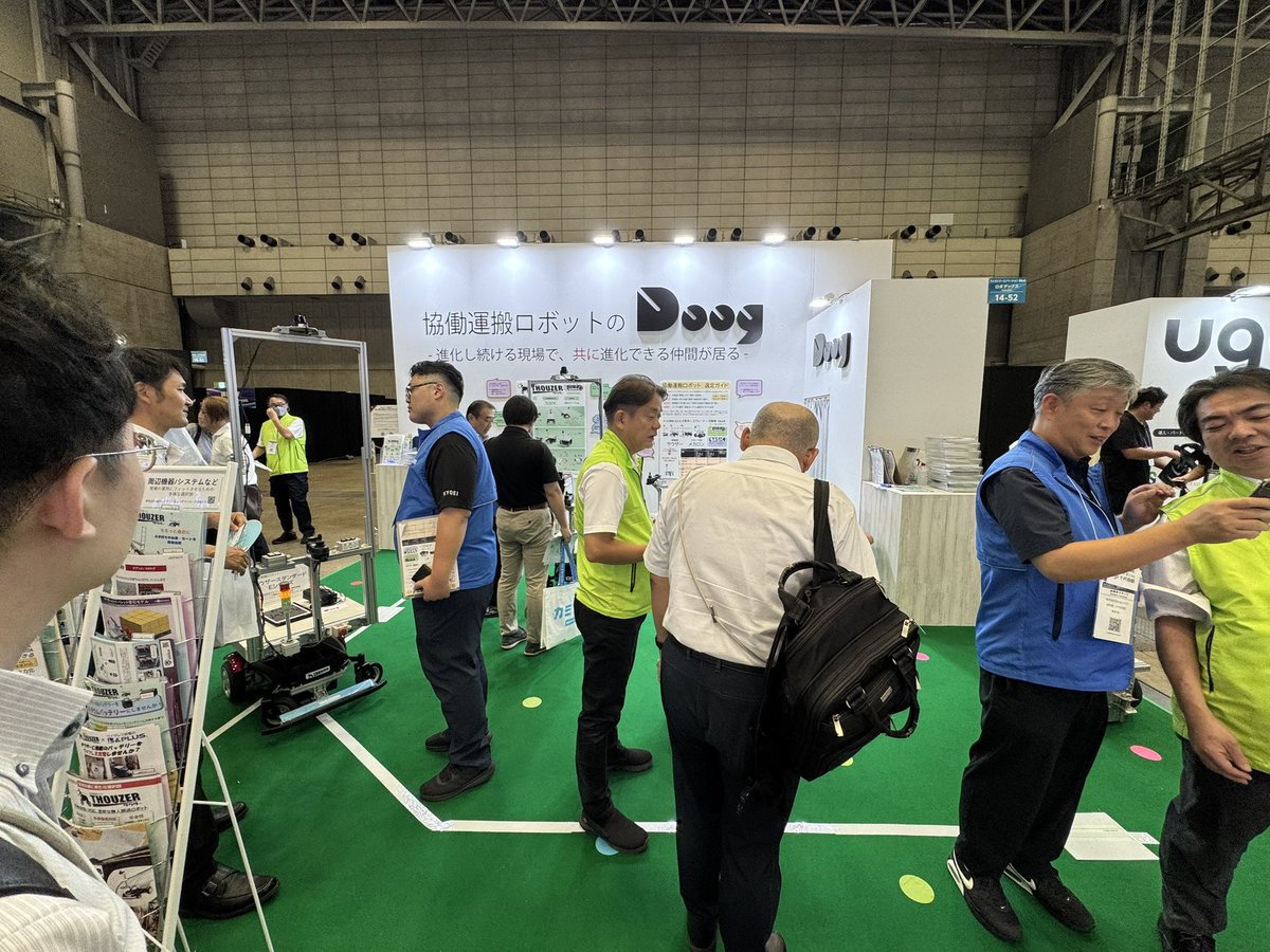 youtalk's tweet image. #オートモーティブワールド の会場に来ていますが、Preferred Robotics、ugo、Doogなど自律移動ロボットスタートアップがたくさん会場の良い場所で展示しています。隔世の感がありますね!
15:45からの講演頑張ります。