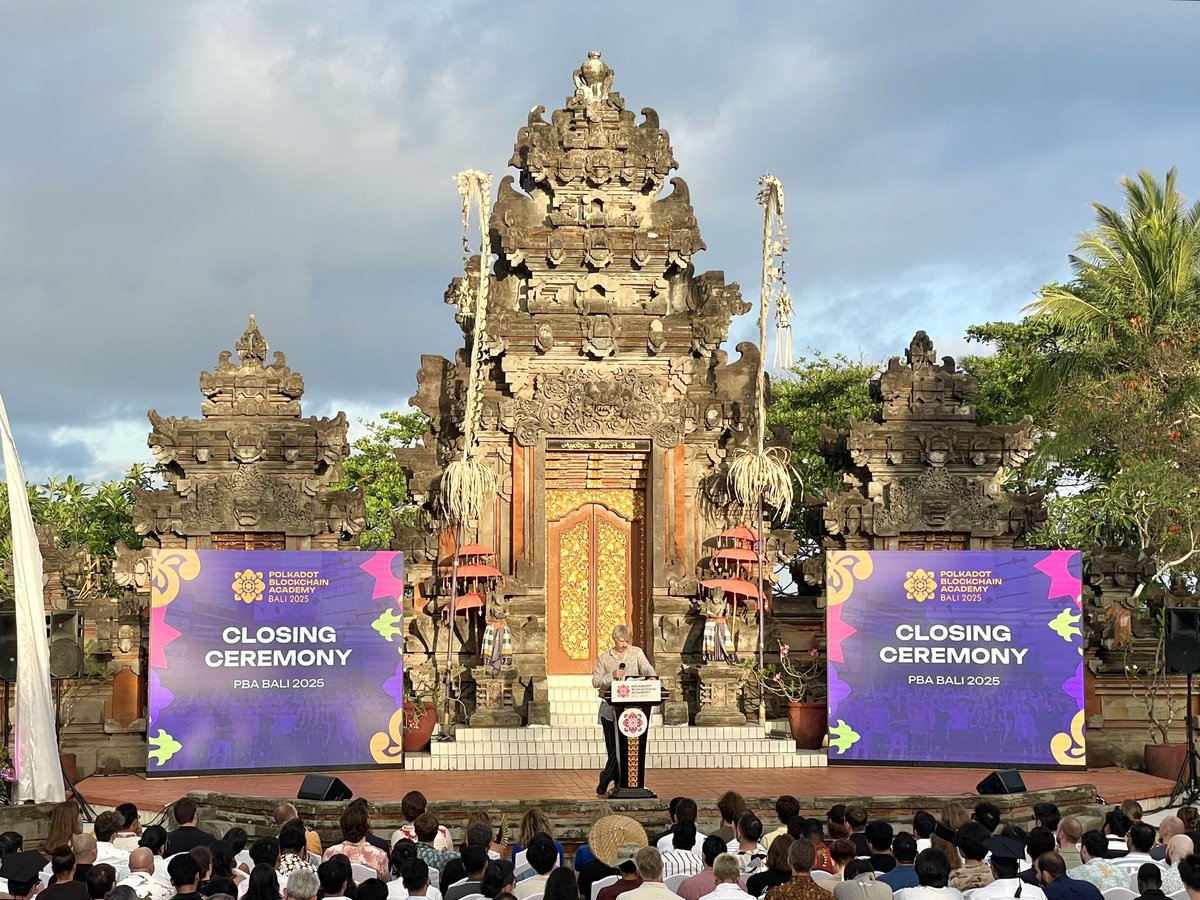 AcademyPolkadot's tweet image. After three unforgettable weeks of learning and connecting, #PBABali2025 came to a close with a beautiful ceremony at a traditional Balinese theatre. 

Read the thread to discover the highlights! 👇🎓