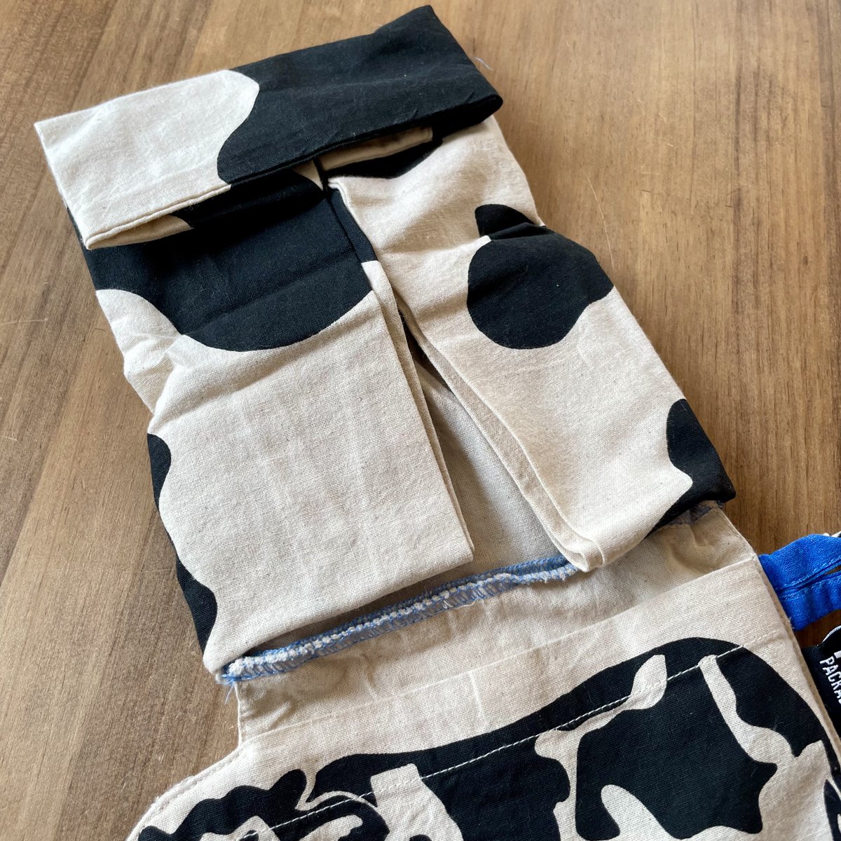 bungutentabby's tweet photo. 牛柄ミニマルシェバックです🐄 https://t.co/MAx3bUi5wq