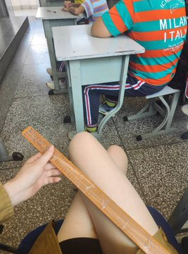 ariodhph27's tweet photo. 你想尝尝戒尺的味道吗？ https://t.co/v1D2K9PR6U
