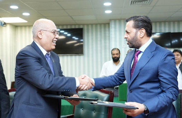 SUNOFM894's tweet image. #UPDATE: Pakistan and Palestine have signed a Memorandum of Understanding to expand bilateral relations in the health sector.
Memorandum of Understanding was signed by Minister for Health Services Syed Mustafa Kamal and Palestinian Ambassador in Islamabad.
#PalestinianLivesMatter