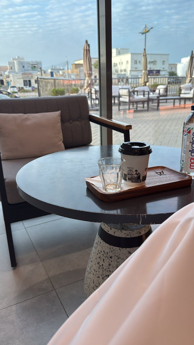 لذّةُ الانفرادِ بفنجانِ قهوة.!