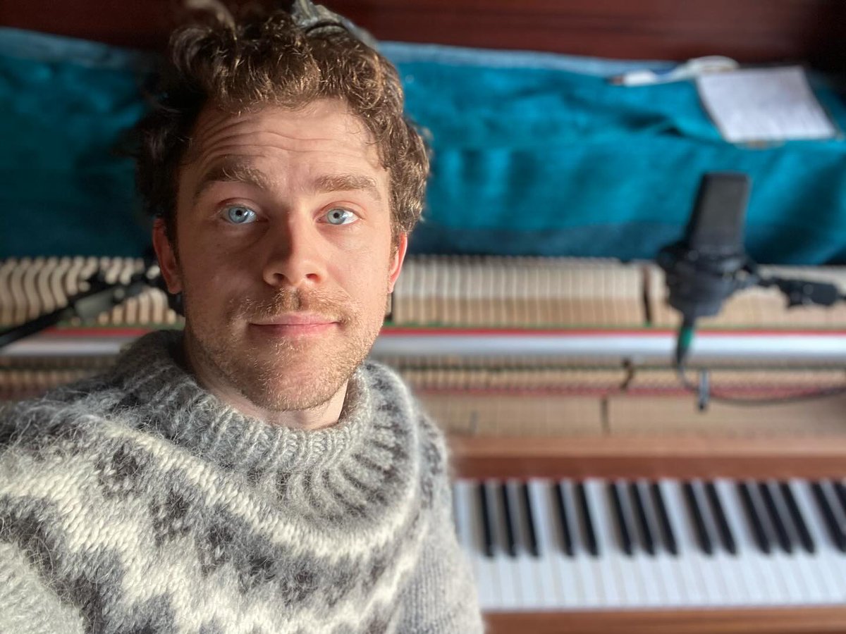 weareouter's tweet image. BIG NEWS
Our second album has a date. And a name!
'Glowing Mountains in the Sky’ will be out on February 13th 2026 🤍

First single ‘Mountains of Glass’ is releasing next Friday, 26/9

You can pre-save it here: linktr.ee/weareouter

VERY excited for you to hear this one!x