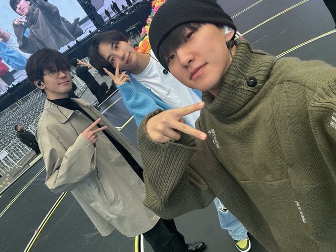 svt archive tweet media