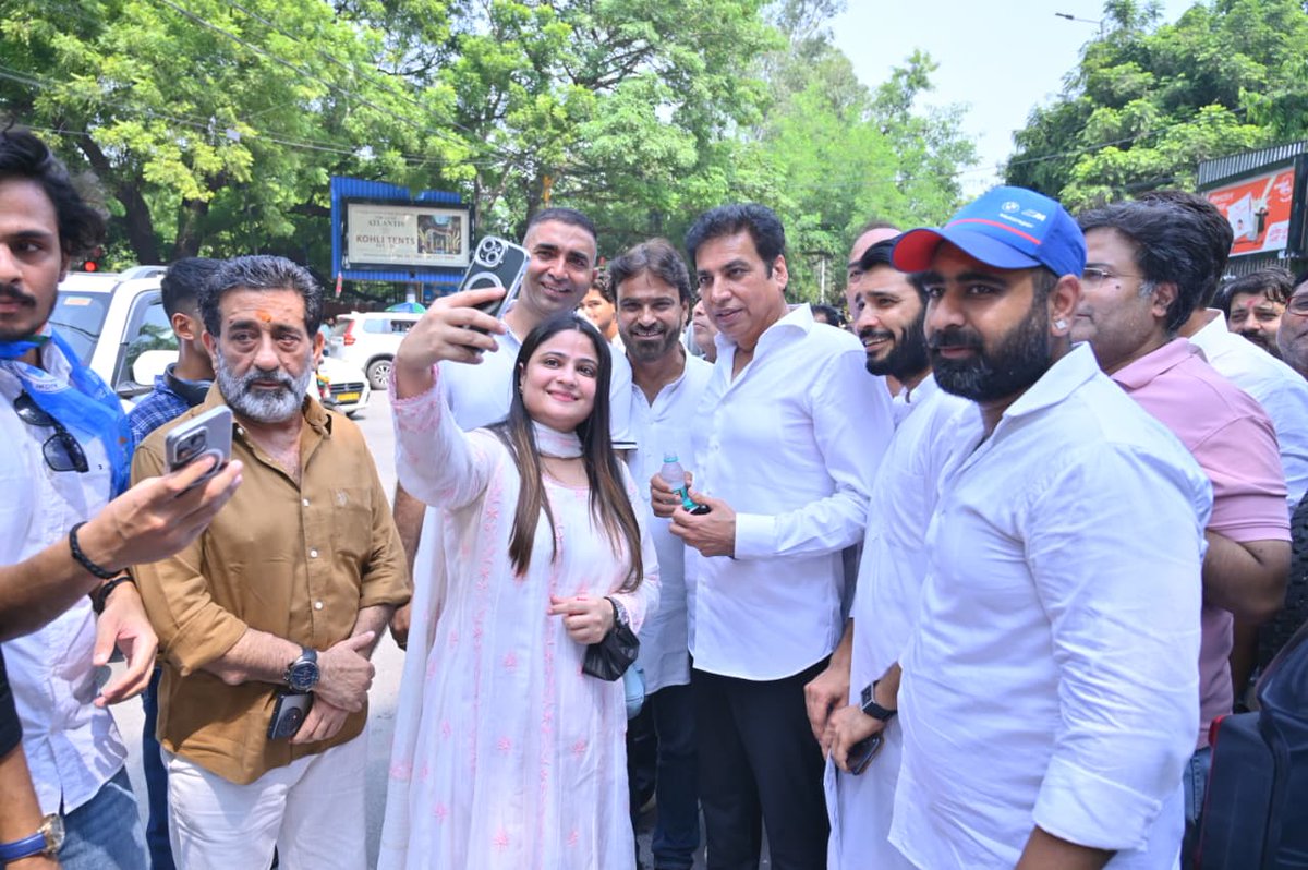 devendrayadvinc's tweet photo. ‘DU का विश्वास, @nsui के साथ’
आज लक्ष्मी बाई कॉलेज व रामजस कॉलेज पहुँचकर छात्रशक्ति से NSUI पैनल 5225 को विजयी बनाने की अपील की।
#VoteForNSUI
#VoteFor5225 https://t.co/7DcLwXuBTi