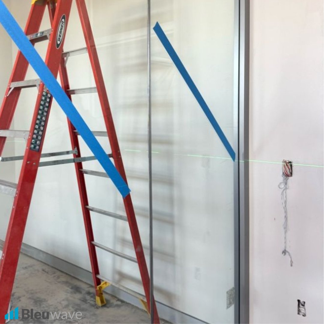 BleuwaveGC's tweet image. Interior work moves ahead at America First Credit Union – Queen Creek.
📸The crew sets the glazing inside, clear and strong.

SAFIRST
Studio 333 Architects

#creditunions #commercialconstruction #bankconstruction