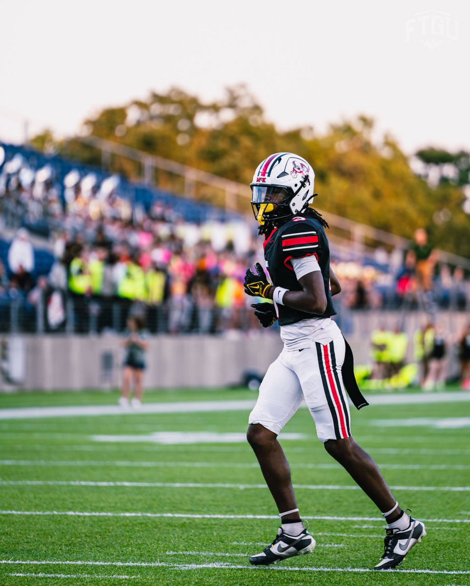 hudl.com/v/2SgbRX
12 Rec🚨 <a href="/McK_FBall/">McKinley Football</a> 
169 Yds🚨
14.1 Avg yds🚨
3 Td🚨
