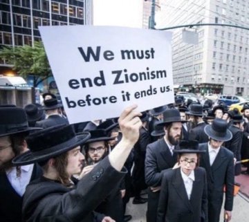 CapoOrsoInPiedi's tweet image. &quot;Il fatto che questo #attentato sia stato #celebrato come un #attacco #informatico #riuscito dovrebbe preoccupare ogni #essereumano là fuori. Oggi sono i #cercapersone, domani i vostri fottuti #telefoni&quot;

#Israel_Enemy_of_Humanity
#BanIsrael
#FreePalestine
x.com/SrhKad/status/…