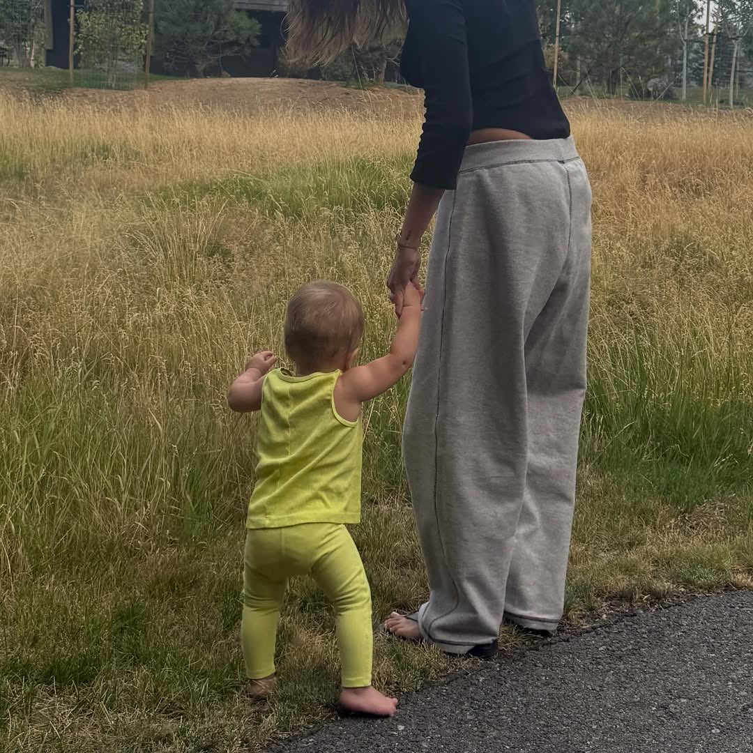 G1GC4n4aQAIjuM_?format=jpg&name=medium Justin Bieber’s Cute Post of Hailey and Their Baby Boy Sends Internet Into Frenzy