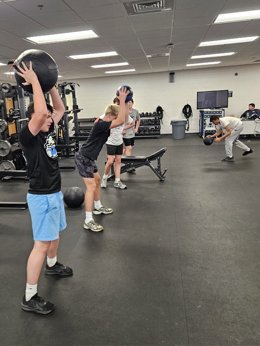 DHS Titan Baseball (@domhighbaseball) on Twitter photo Great leadership, enthusiasm, and intensity in the weight room and on the track today! Good start for this group thus far! Go Titans! βͺοΈβ«οΈπͺπββοΈπβΎοΈπ #dombats #workouts #ALLIN
<a href="/TitanAthletics2/">Titan Athletics</a> <a href="/DominionLcps/">DominionLCPS</a> Great leadership, enthusiasm, and intensity in the weight room and on the track today! Good start for this group thus far! Go Titans! βͺοΈβ«οΈπͺπββοΈπβΎοΈπ #dombats #workouts #ALLIN
<a href="/TitanAthletics2/">Titan Athletics</a> <a href="/DominionLcps/">DominionLCPS</a>