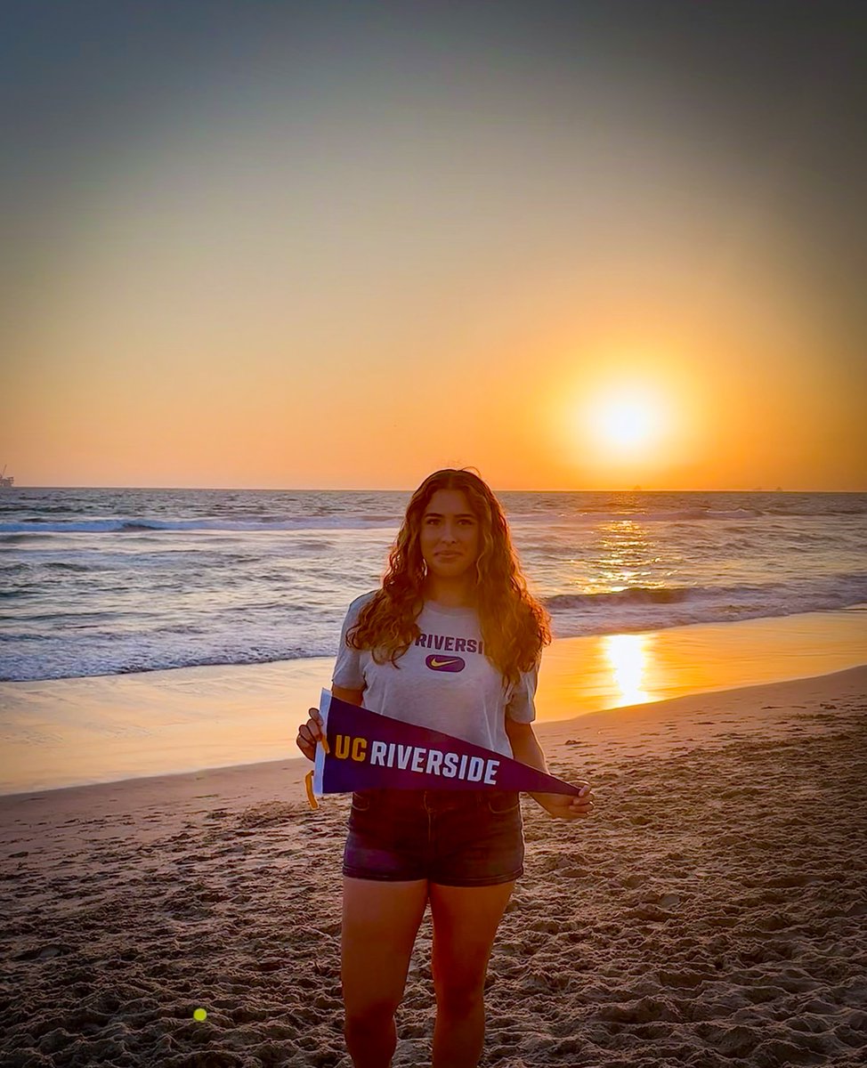 I am super blessed and excited to announce my verbal commitment to play D1 softball at UC Riverside where I will be continuing my academic and athletic career!

I am so eternally grateful for this opportunity! Go Highlanders! 💛💙

@thevaultsoftball @ucrsoftball