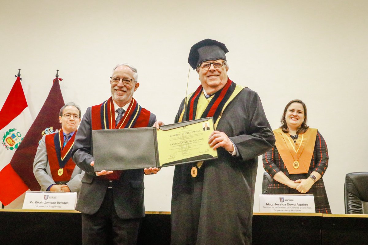 #HonorisCausaUCSP | La #SanPablo otorgó el grado de Doctor Honoris Causa a Julio Velarde, presidente del BCRP y uno de los economistas más influyentes de América Latina.

#UCSP #SanPabloEsMás #HonorisCausa #OrgulloSanPablo