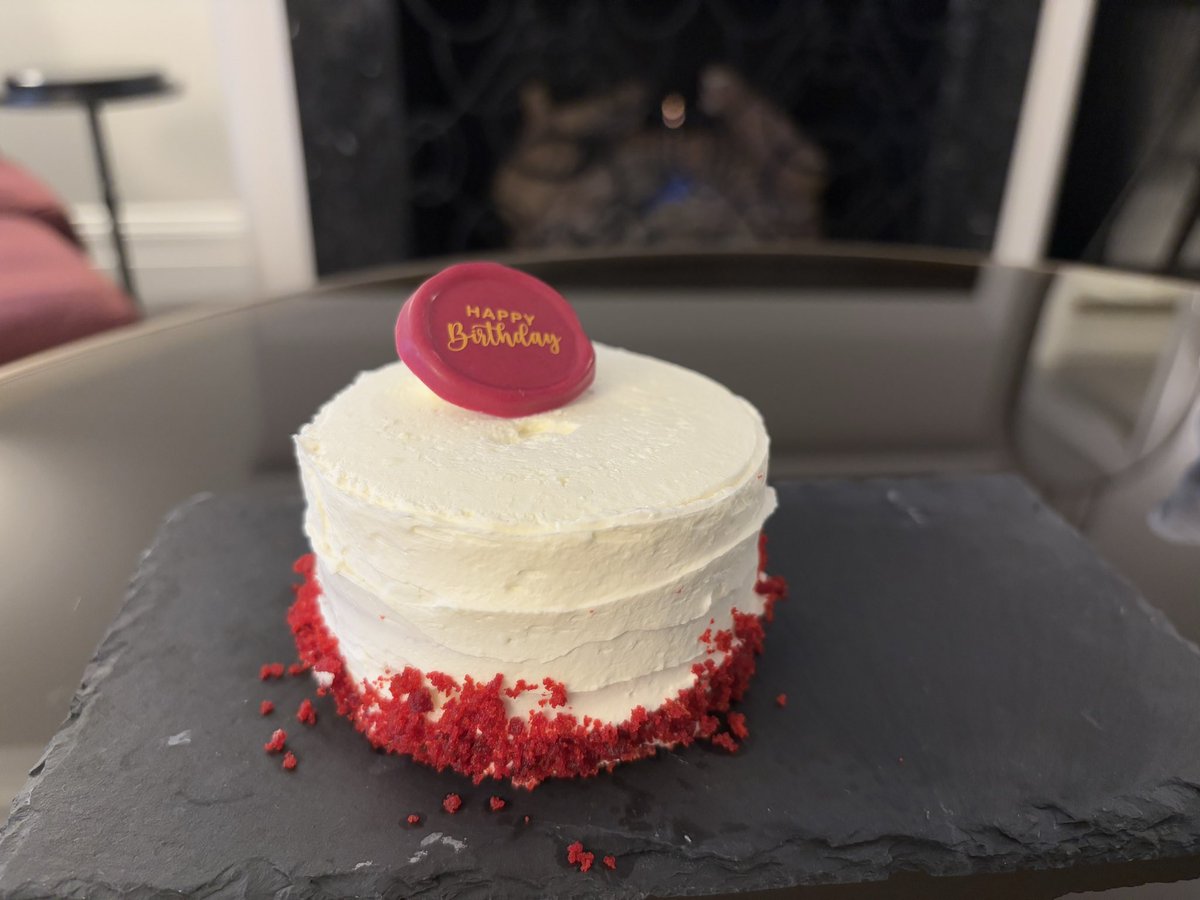charlieb_lucy's tweet image. Waldorf Astoria Chicago 再訪. 誕生日だったのでありがたいことに美味しいケーキを頂きました.