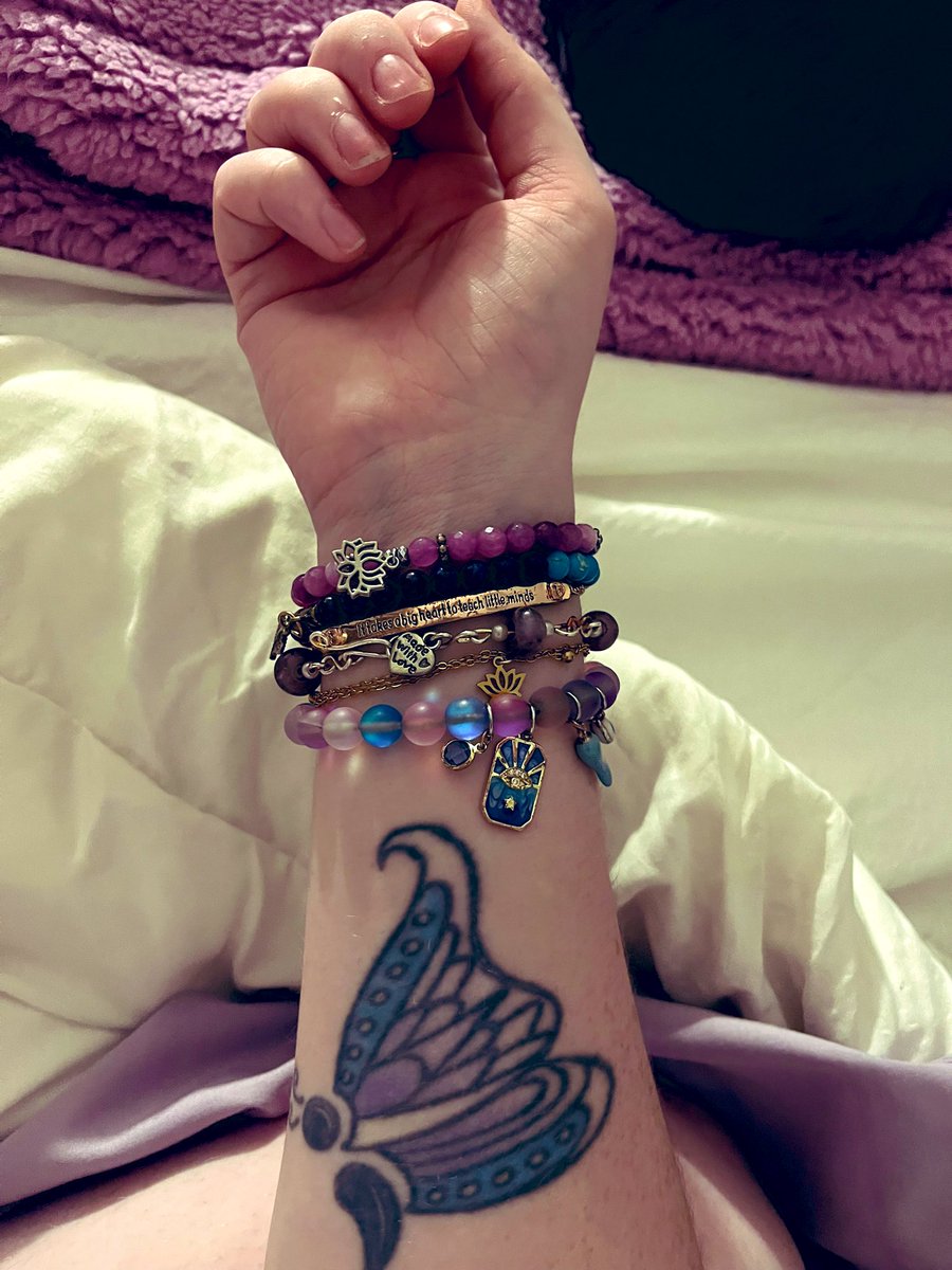 itsabbybee17's tweet photo. I just…really like pretty colourful bracelets (and jewelry in general lol), okay!!?!?!?? 🫠😭💖 https://t.co/PG235O9PVD