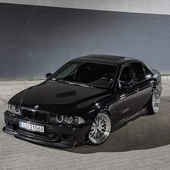 69140r's tweet photo. Moi voiture de rêve. 💭🫦#e39 #bmw https://t.co/iisy7DjxXa
