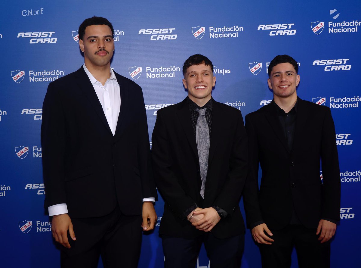 Que elegancia, muchachos👌🏻

🏀El basket presente en la Gala Tricolor de la <a href="/FundacionCNdeF/">Fundación Nacional</a> 🙌🏻