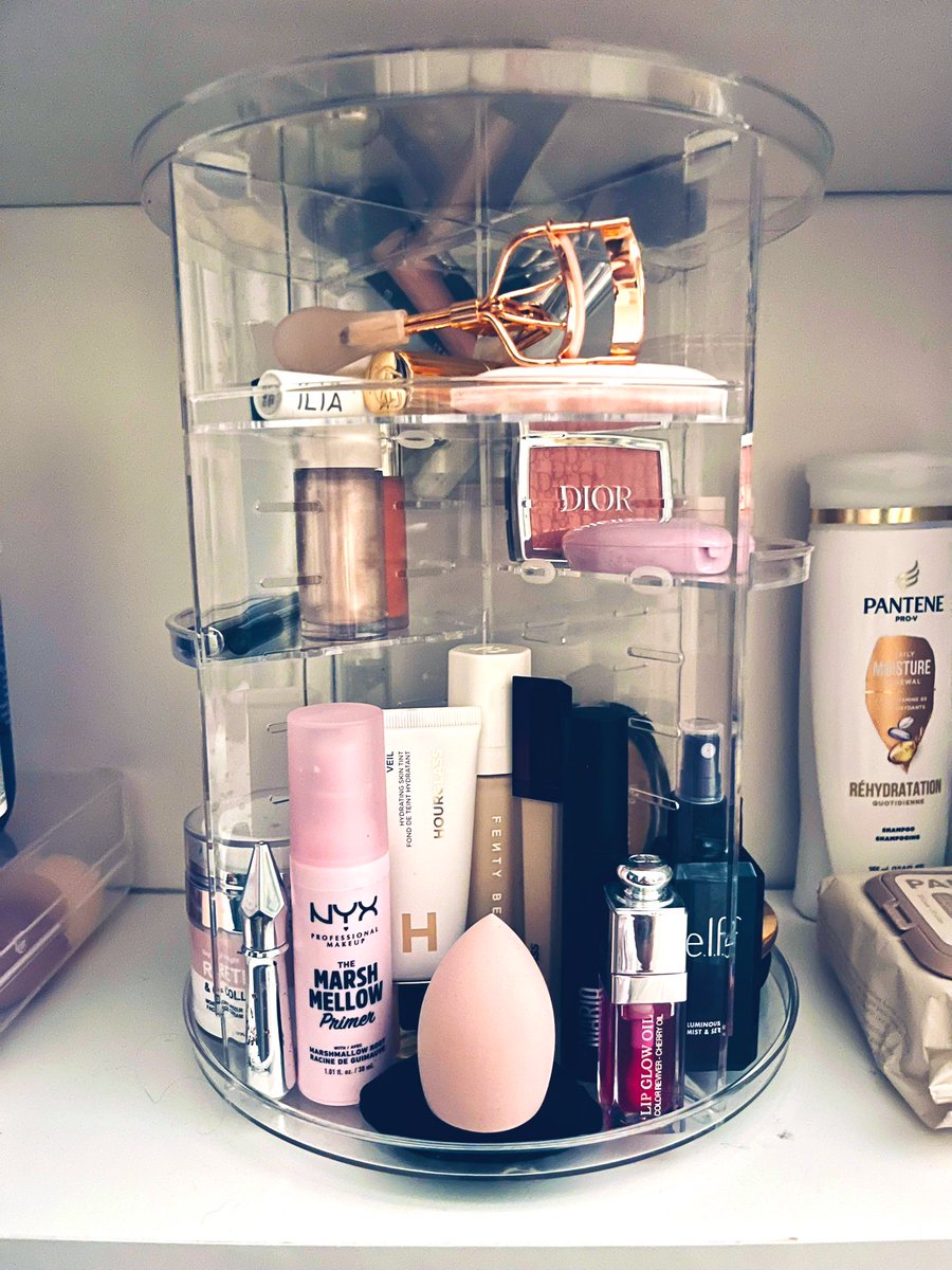 itsabbybee17's tweet photo. My bedroom really be screaming “im literally just a girl!!! 💅” 😭🦋🌸🌙✨ https://t.co/B8UAeqJKOS