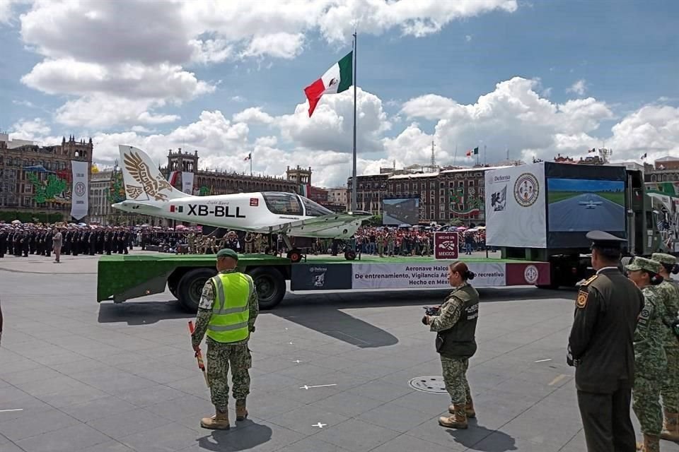 El Halcón 2.1 XB- BLL, fabricado por la mexicana Horizontec en Celaya, Guanajuato, se convirtió en ser la primera aeronave ligera deportiva diseñada, construida y certificada en el País en casi siete décadas.
¿Confías en la seguridad de esta aeronave de papel?