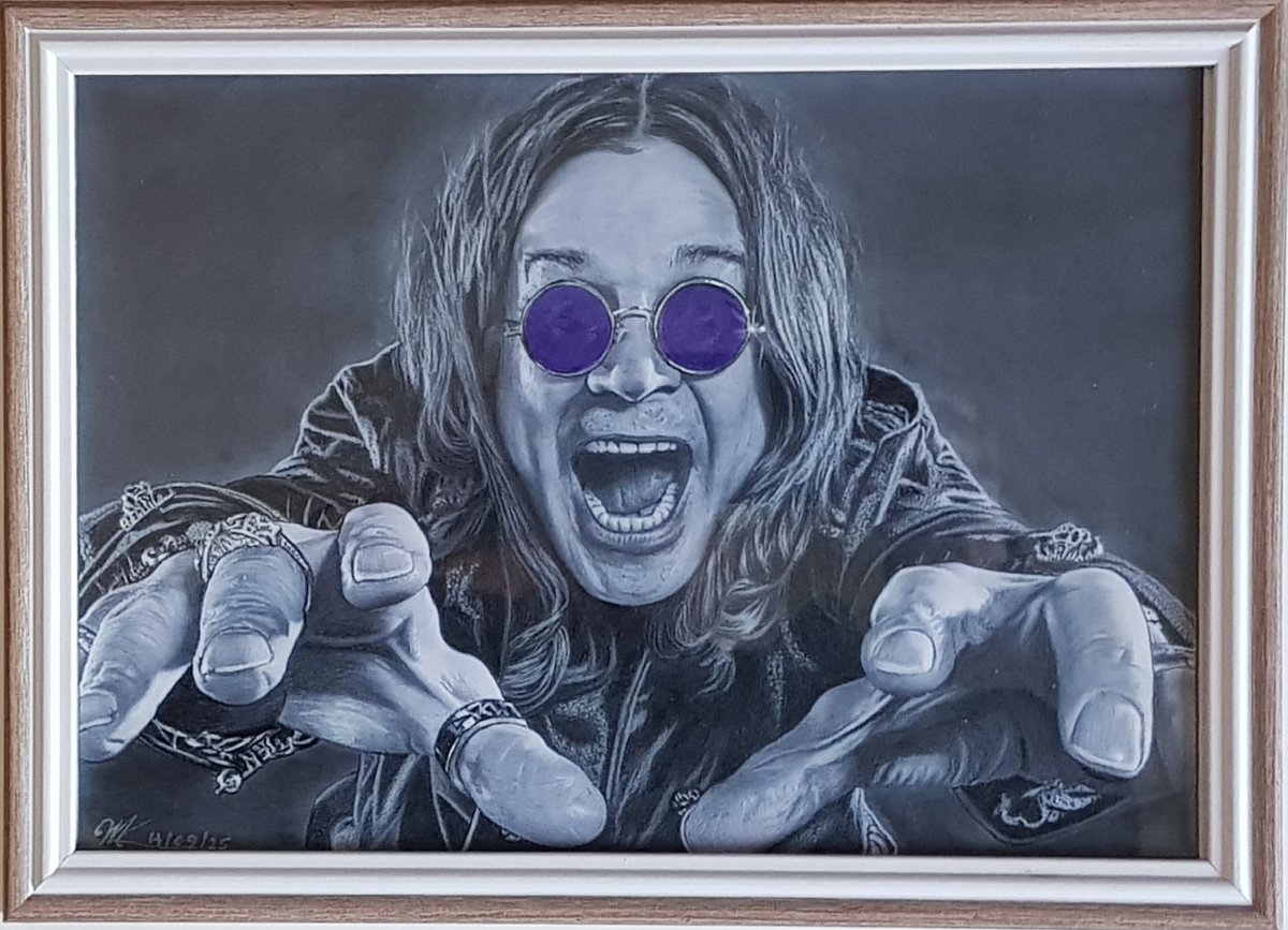 The big reveal of my latest hyperrealism drawing happened first today on "INSIDE CIRCLE" so here it is now 197 hours of sketching &amp; shading!