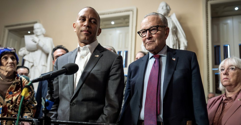 Democrats release competing funding bill as tensions grow over looming shutdown nbcnews.com/politics/congr…