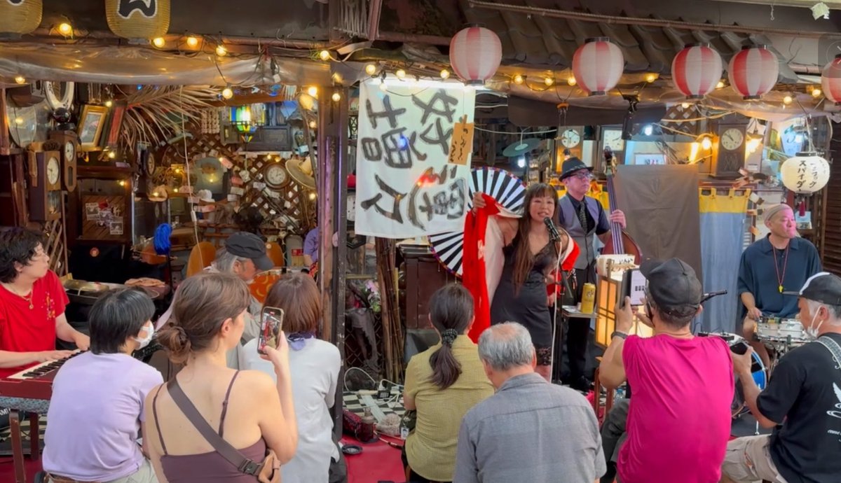 芝居と音楽との融合シアトリカルバンド
【ラッキージャブジャブ】
路地裏の舞台へようこそ(<a href="/rojibuta/">路地裏の舞台にようこそ</a>)に参加中

9/20(土)
17:00リヤカー屋台のおでん（50分）
19:00 まちのどこか（30分）

9/21(日)
15:00ロック亭（50分）
17:00 成田屋（30分）
18:00 まちのどこか（30）
#好運増々 #RuckyJabJab