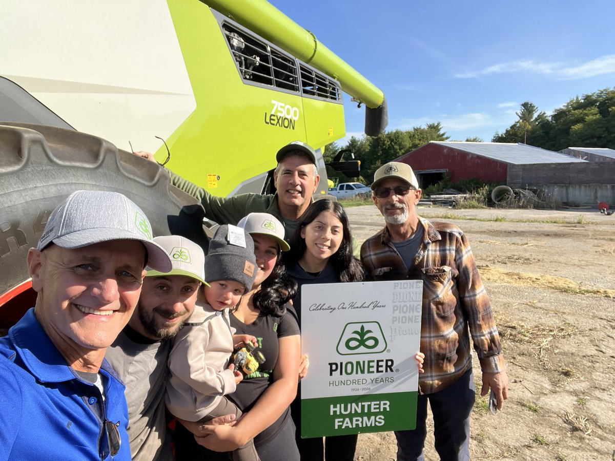 ScoutingFields's tweet image. Thankyou to the Hunter family who have been working and growing @PioneerSeedsCA for over 70 years! 
#pioneer100 @Cheech_Cheech @KrisCarberry @CarterKing97