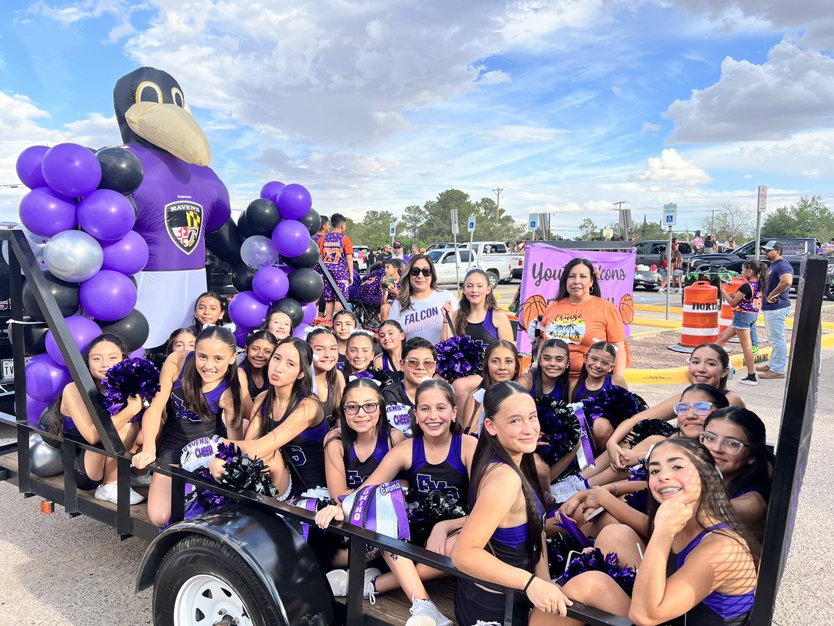 Eastlake_Middle's tweet image. What a great time at @Eastlake_HS HOCO Parade!! Go, Falcons! #TeamSISD #GameOn #ConnectionConsistencyCommitment 💜🐦‍⬛🩶 @yirigo_ @TOaxaca_EMS @amolina_ELMS @Iramirez_ELMS @SDominguez_ELMS