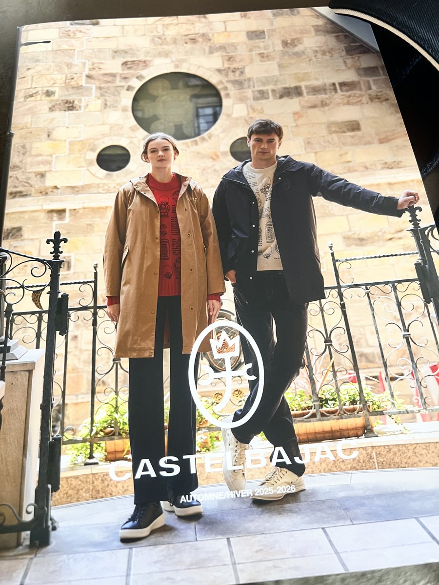 11Sizuoka's tweet photo. お!CASTELBAJACの帽子来た!!
待ってました(,,ÒωÓ,, )✨️
パンフレットと付属袋(オシャレ)だ✨
デザイン好きだからこれからお金貯めて
服とか色々揃えるかな🤔💭
#CASTELBAJAC
#帽子 https://t.co/pKcjdldWm9