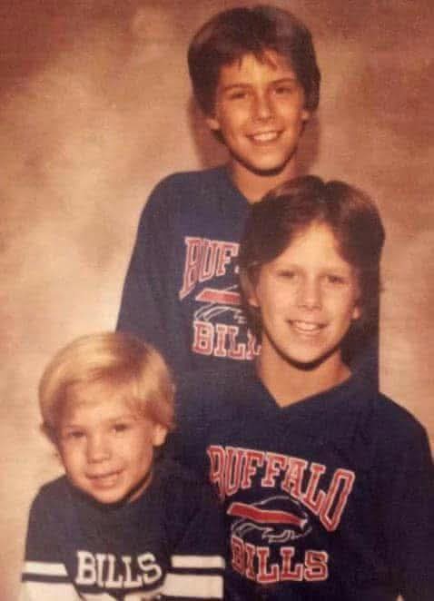 My brothers and I... OG Bills fans
#billsmafia #letsgobuffalo #gobills #whereelsewouldyouratherbe #80s #buffalobills #buffalove #oldschool