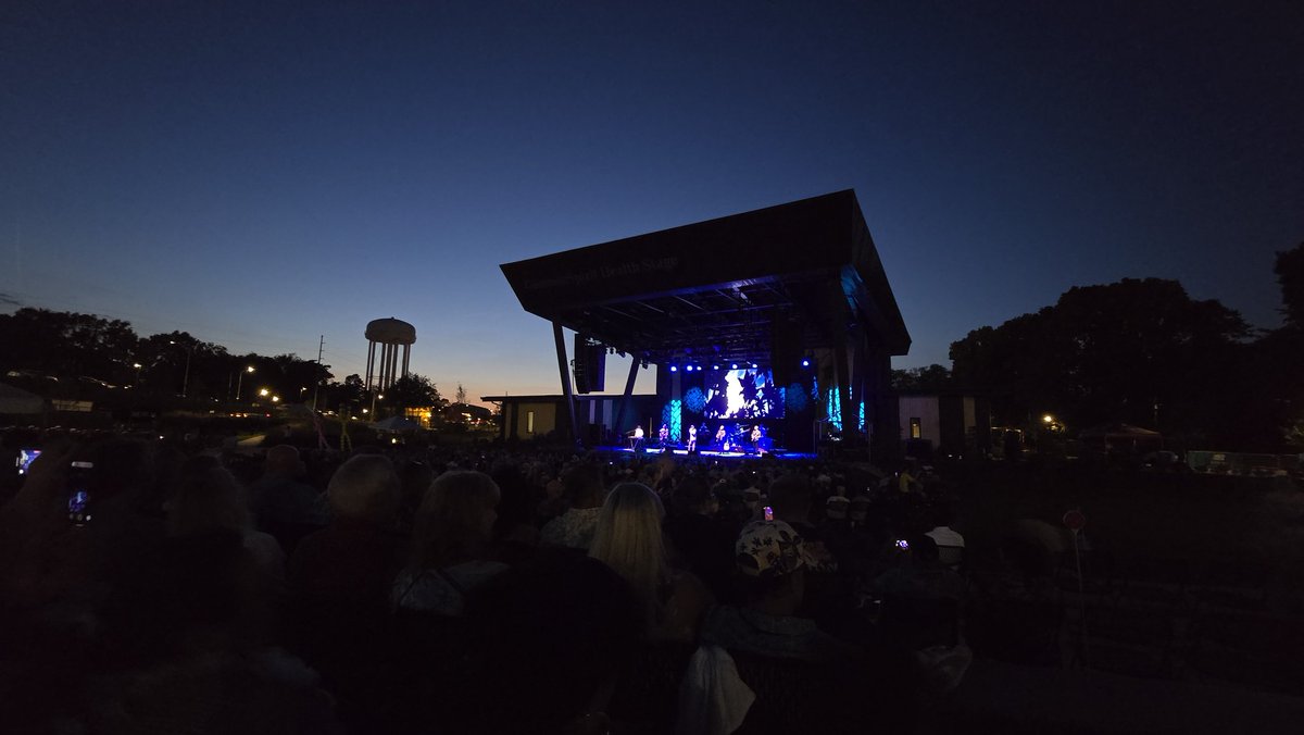 There was plenty of "Fun, Fun, Fun" w the Beach Boys tonight as  the first concert on the CommonSpirit Health Stage at the new Gatton Park in Lexington, KY.

Nice surprise to hear "Rockaway Beach" originally by the Ramones.

Very cool outdoor venue for a late summer concert.