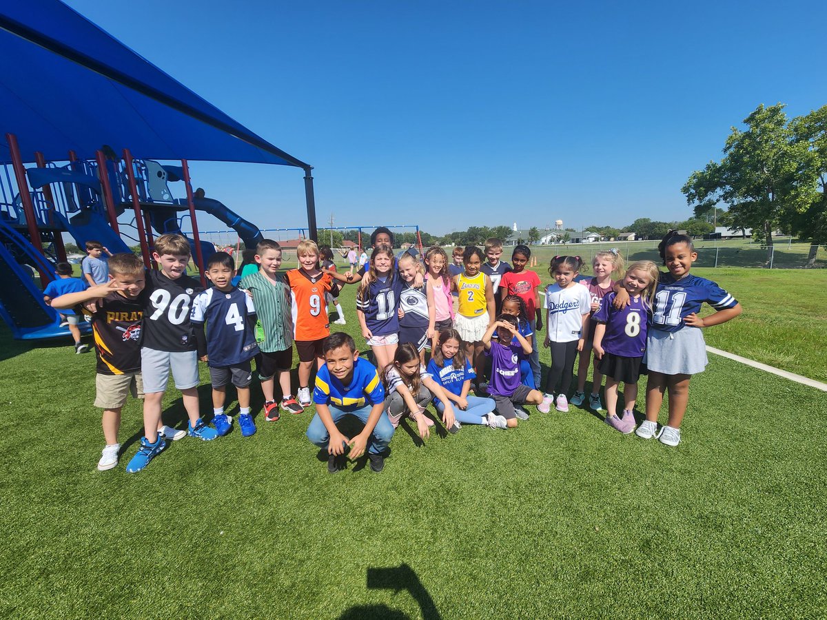 Jasminn Moore tweet media