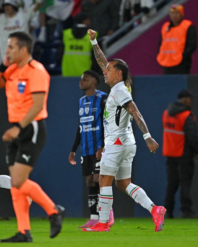 Su papá no lo quiere pero el gol lo ama…🤯

Dayro Mauricio Moreno Galindo 🫠