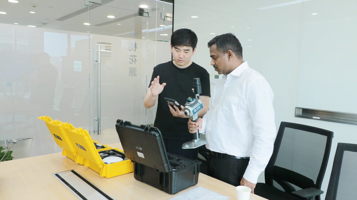 SpatiX_ai's tweet image. 🔥 Thrilled to host our friend Keshav Salgar from India exploring our Geospatial products!Keshav tried the Portable 3D LIDAR Scanner H7 and created an amazing 3D model of the conference room—precision at its best！🌐
learn more：spatix.ai
#GeospatialTech #3DScanning