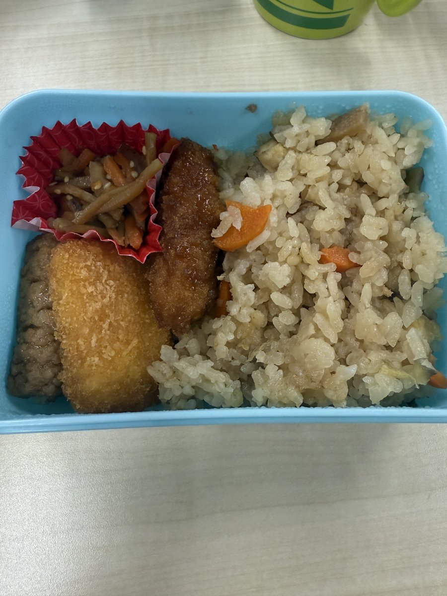 本日のお弁当Ψ( 'ч' ☆)
昨日の炊き込みご飯🍚