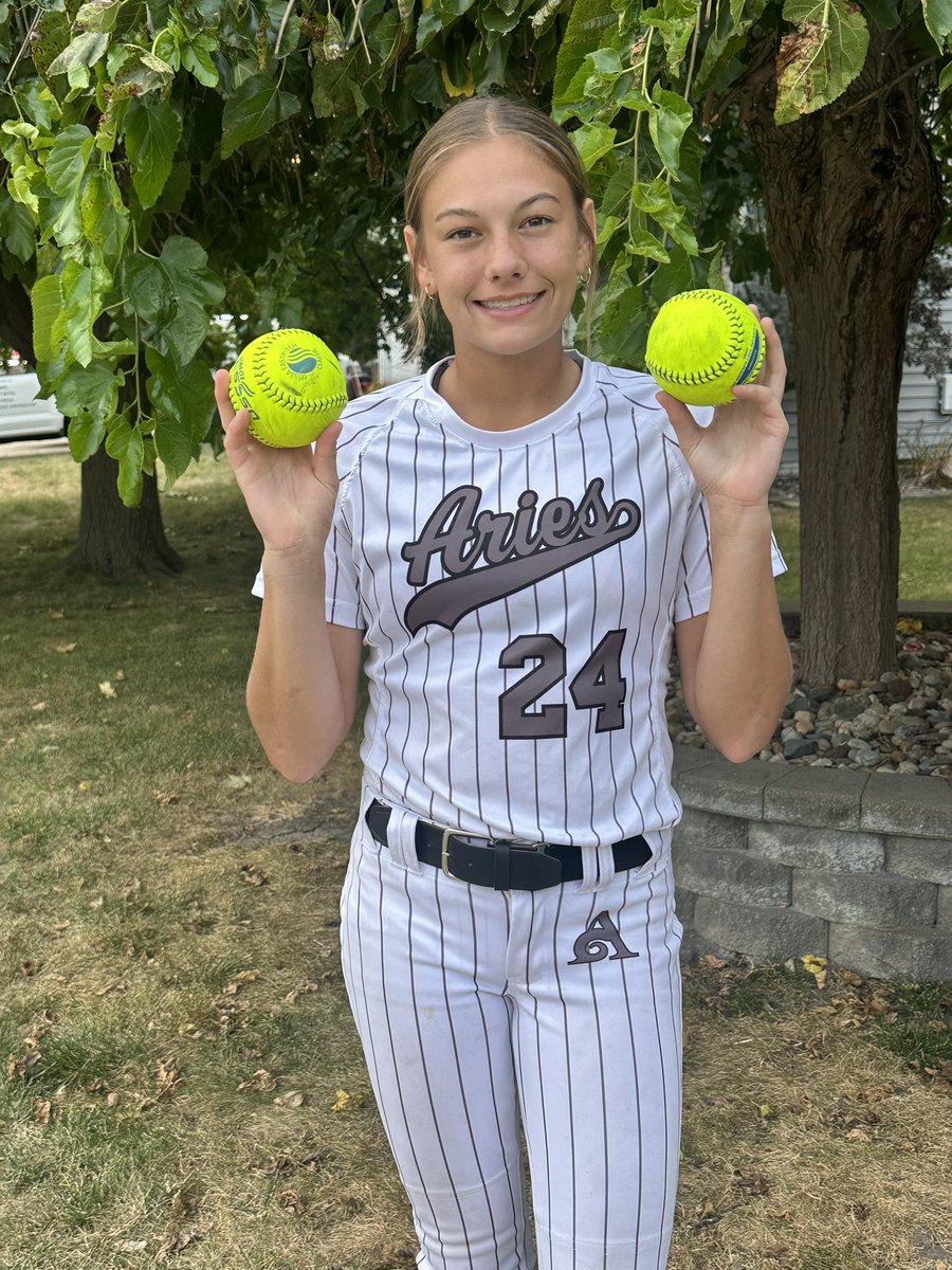KarterPrice24's tweet photo. I had a fun weekend getting back on the field with my Iowa Aries team! We won the 18U Division of the CIS Fall Invite! 
Pitching Stats: 
IP: 17.2
Rec: 3-0
K’s: 14
ERA: 2.7
BAA: .212

Hitting Stats:
Avg: .357
OPS: 1.329
2B: 2
HR: 2
RBIs: 6 https://t.co/rI88N6mDvD