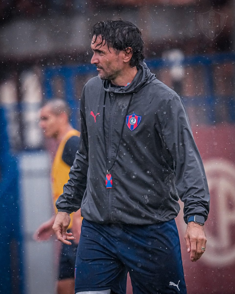 TigoSportsPY's tweet photo. ❌¡SE TERMINÓ!

👉🏼Diego Martínez dejó de ser técnico de Cerro Porteño, luego de igualar 1-1 ante Atlético de Tembetary en la Nueva Olla. 

✍🏼Disputó un total de 47 partidos, con 24 victorias, 12 empates y 11 derrotas, sumando un 59.57% de efectividad para el argentino de 46 años.

Info: @PepiTorres17